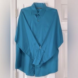 Gently worn Men’s Blue LS Geoffrey Beene Fitted Dress Shirt